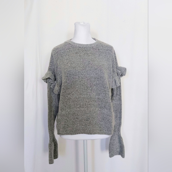 Romeo + Juliet Womens Small Crewneck Ruffle Fluted Sleeve Couture Sweater Gray - Picture 1 of 5